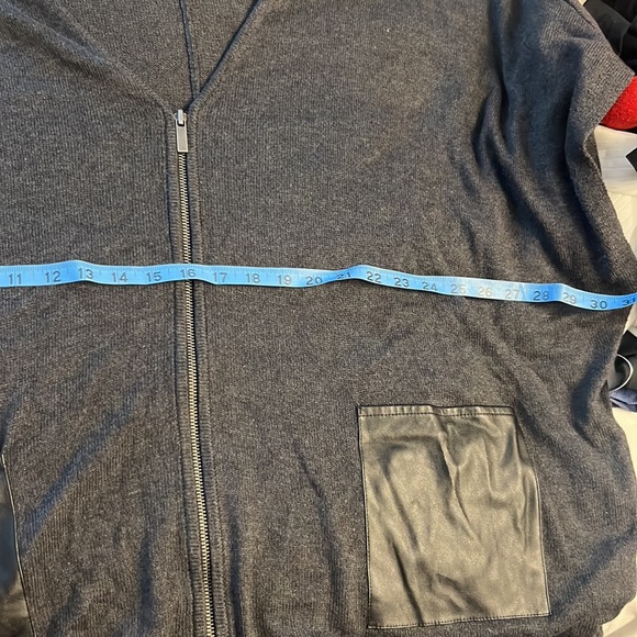 The lot womens oversized sweater size M/L - Picture 8 of 12